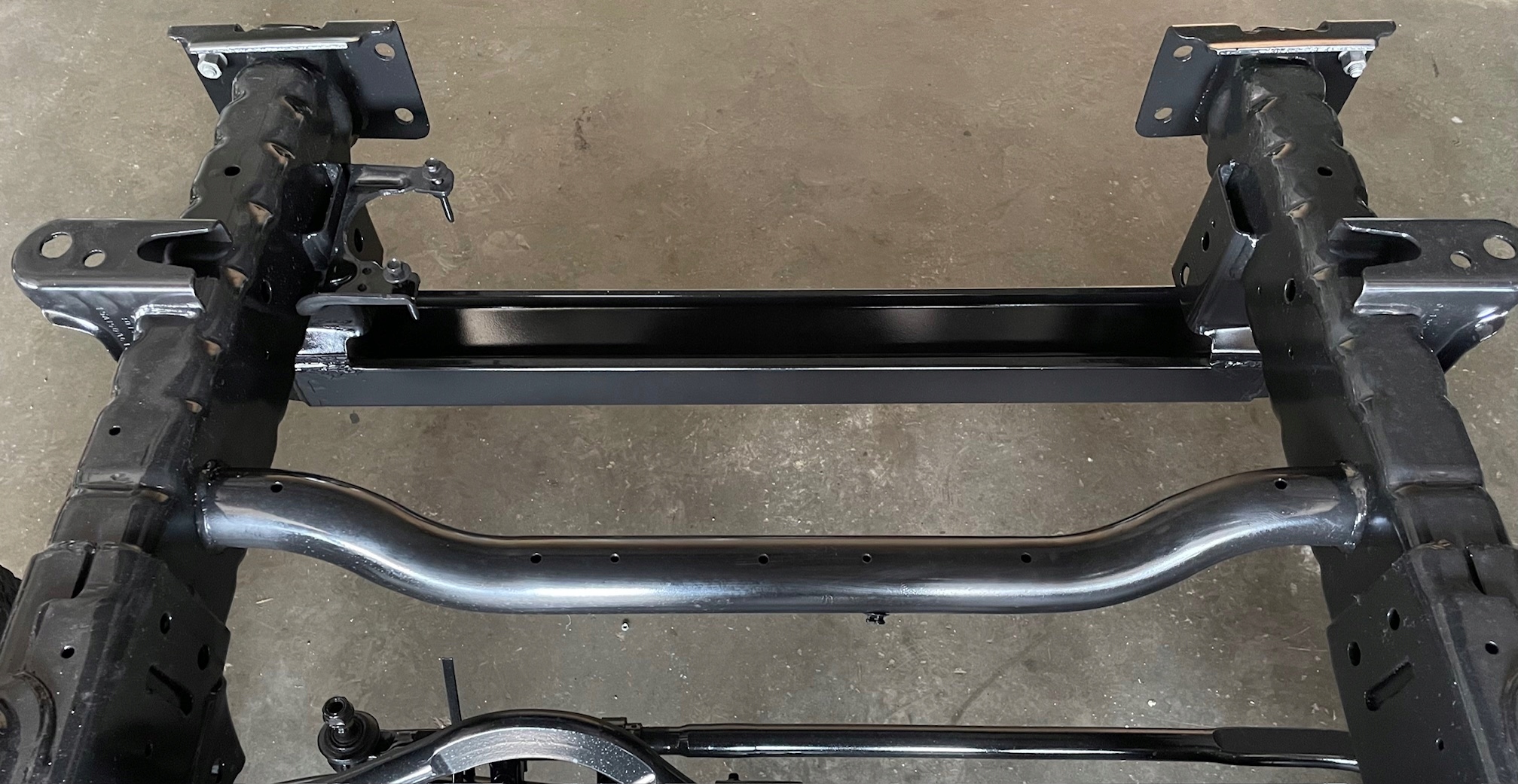 PRZEDNIA BELKA PRZÓD RAMY JEEP WRANGLER JK 07-17 2D 4D